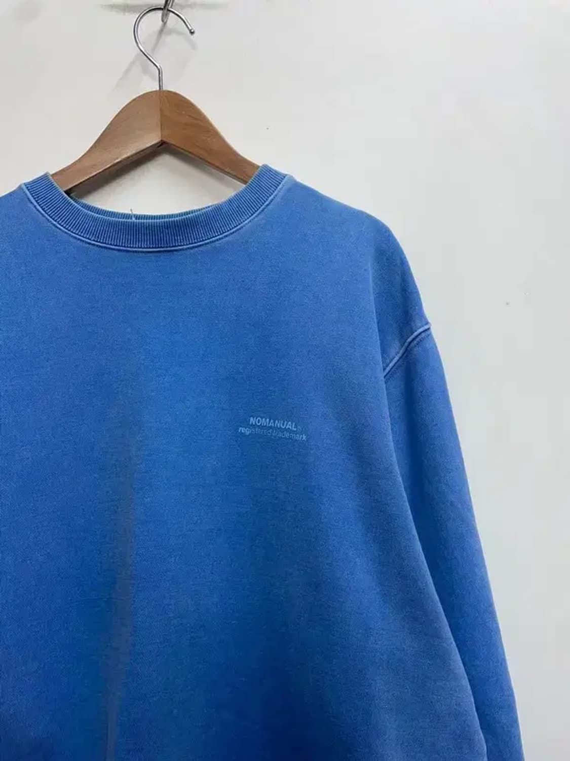 라지 노매뉴얼 피그먼트 루즈핏 맨투맨 라이트 블루 상품이미지4