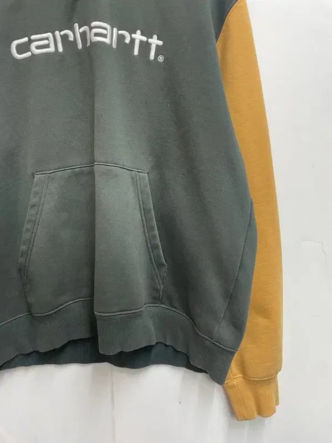 라지 칼하트 WIP 오버핏 배색 후드 티셔츠 상품이미지3