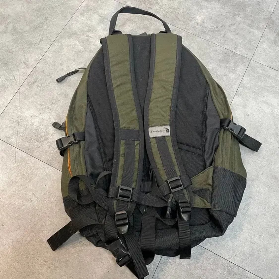 노스페이스 보리알리스 백팩 가방 b그레이드 오염존재 상품이미지3