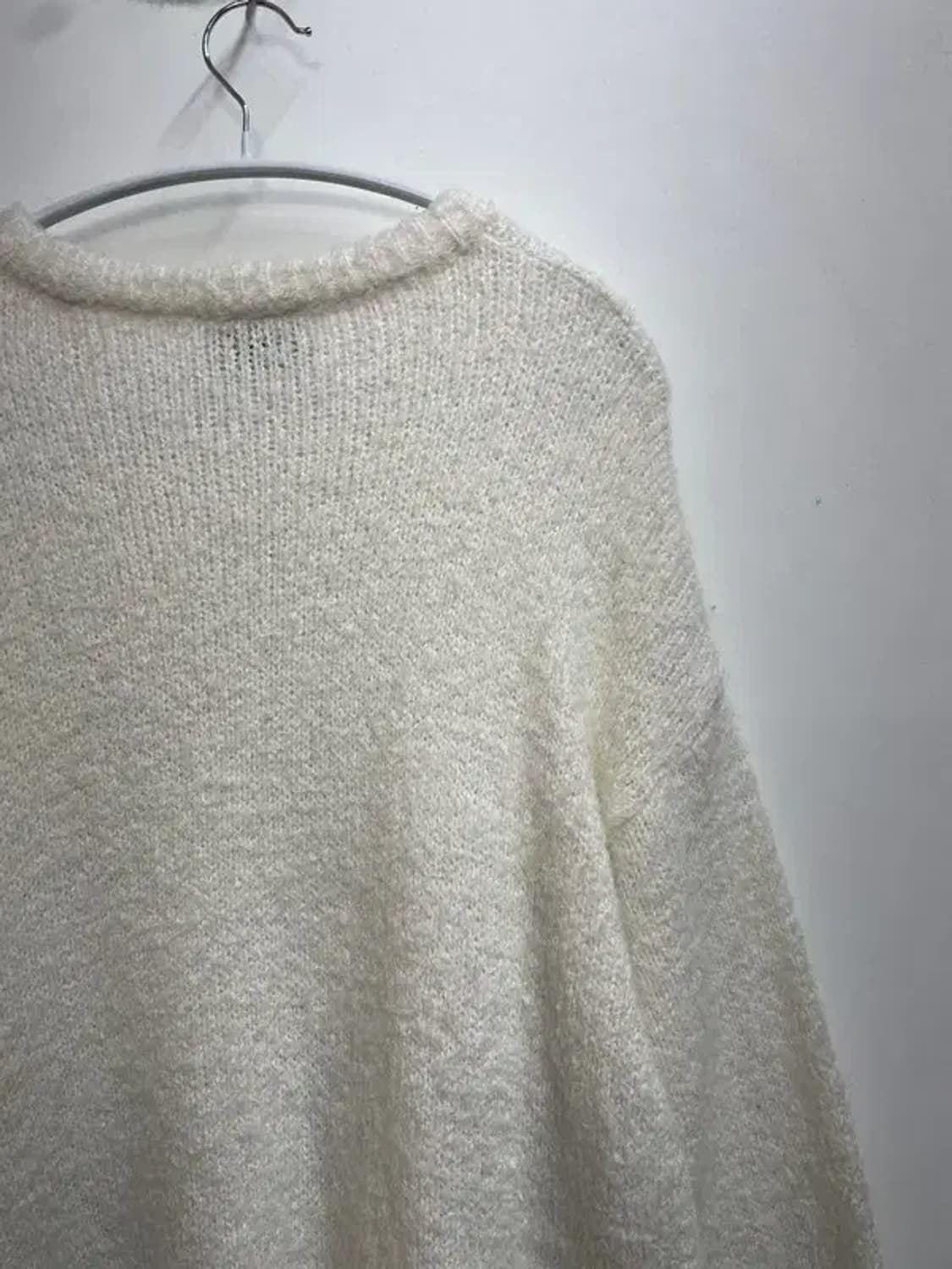 라지 미니멀 프로젝트 오버핏 니트 스웨터 아이보리 상품이미지8