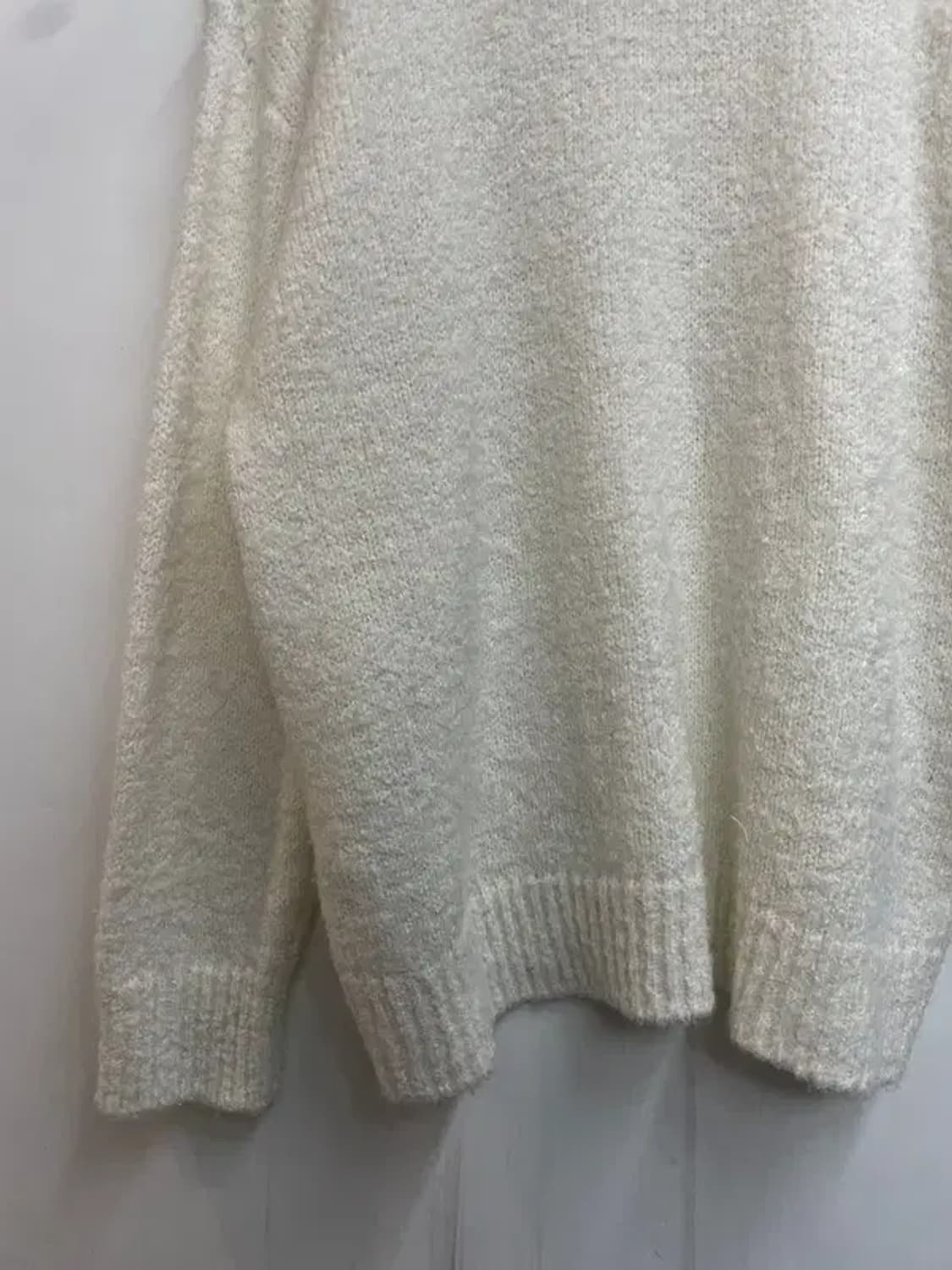 라지 미니멀 프로젝트 오버핏 니트 스웨터 아이보리 상품이미지9