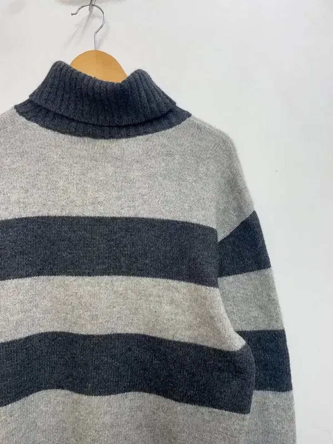 XL ROOTS 오버핏 스트라이프 목폴라 니트 스웨터 그레이 상품이미지10