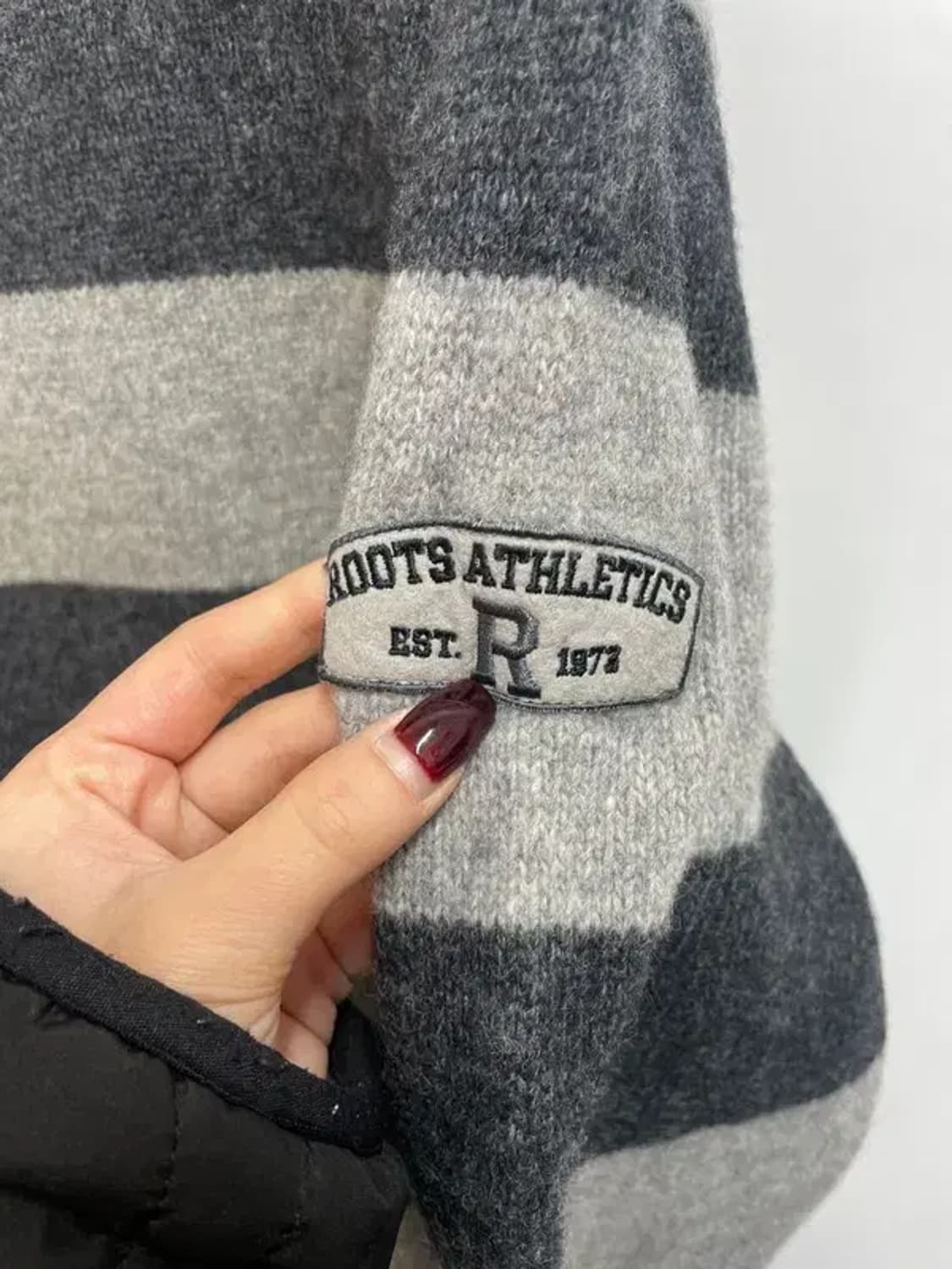XL ROOTS 오버핏 스트라이프 목폴라 니트 스웨터 그레이 상품이미지5