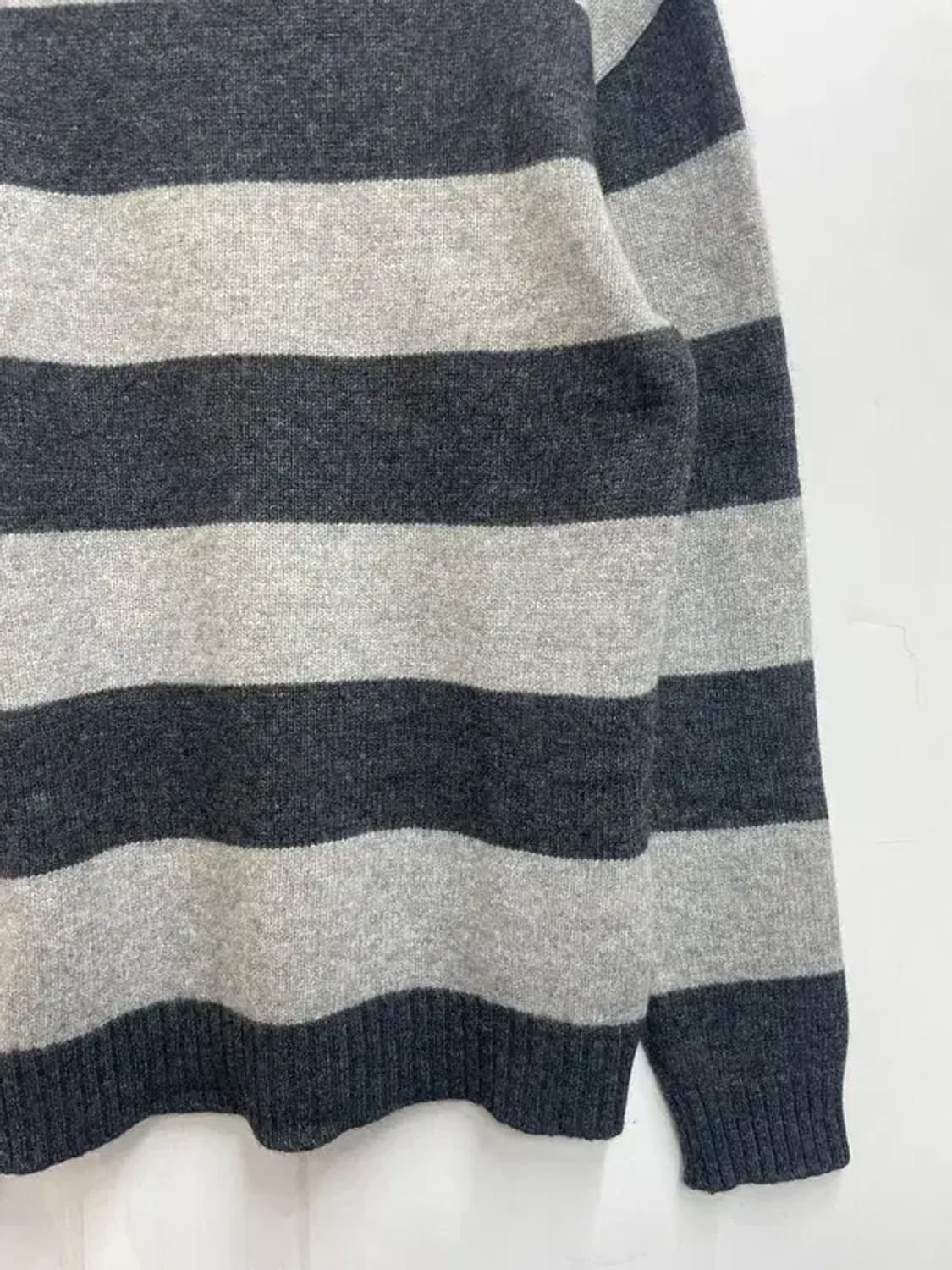 XL ROOTS 오버핏 스트라이프 목폴라 니트 스웨터 그레이 상품이미지9