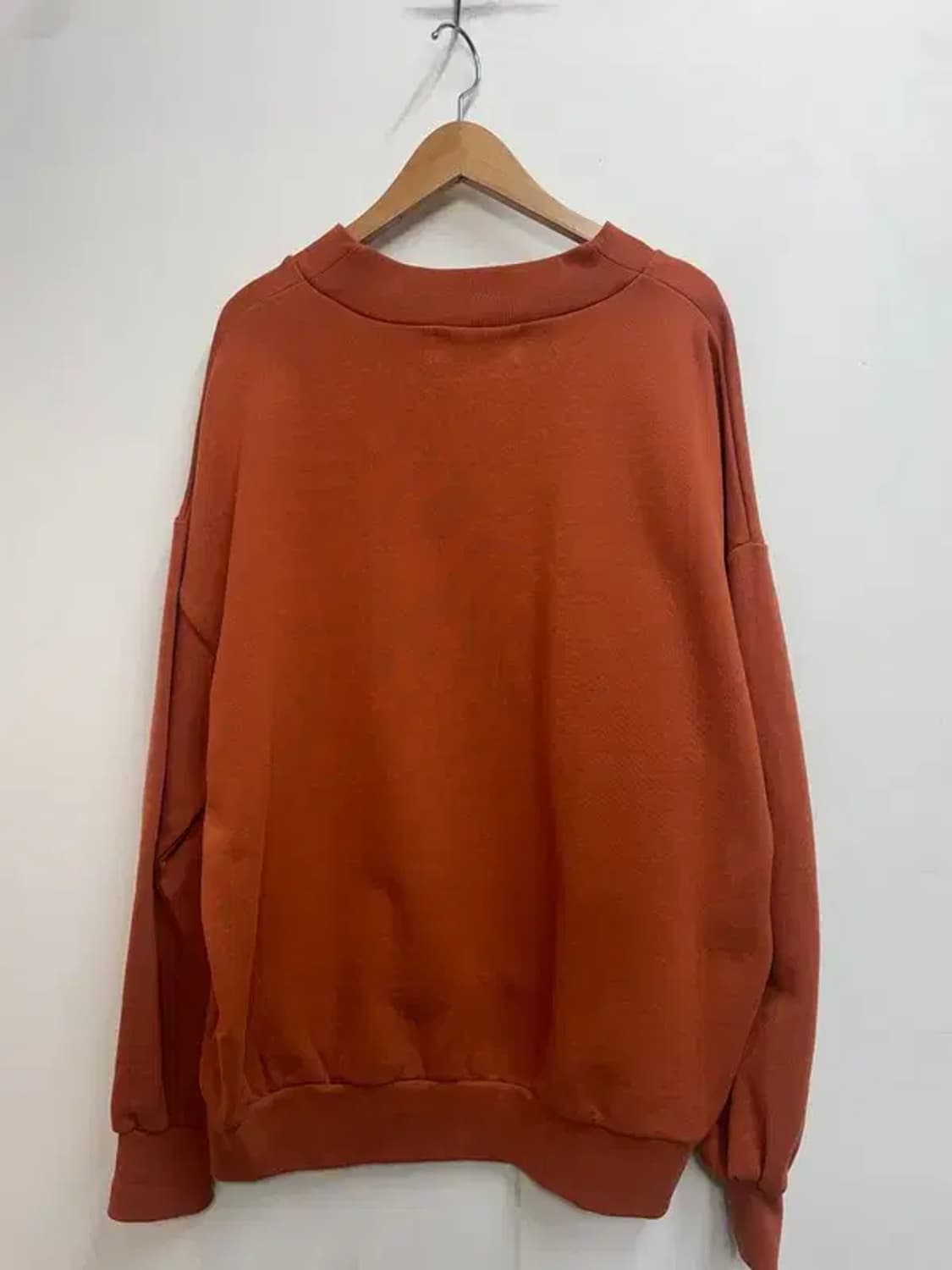 라지 지제뮤지엄 브이넥 스웻 셔츠 맨투맨 오렌지 상품이미지7