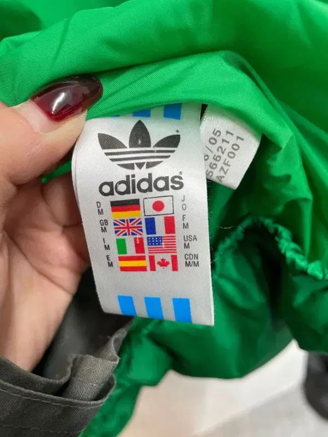 미디움 아디다스 파이어버드 덕다운 올드스쿨 푸퍼 패딩 그린 상품이미지7