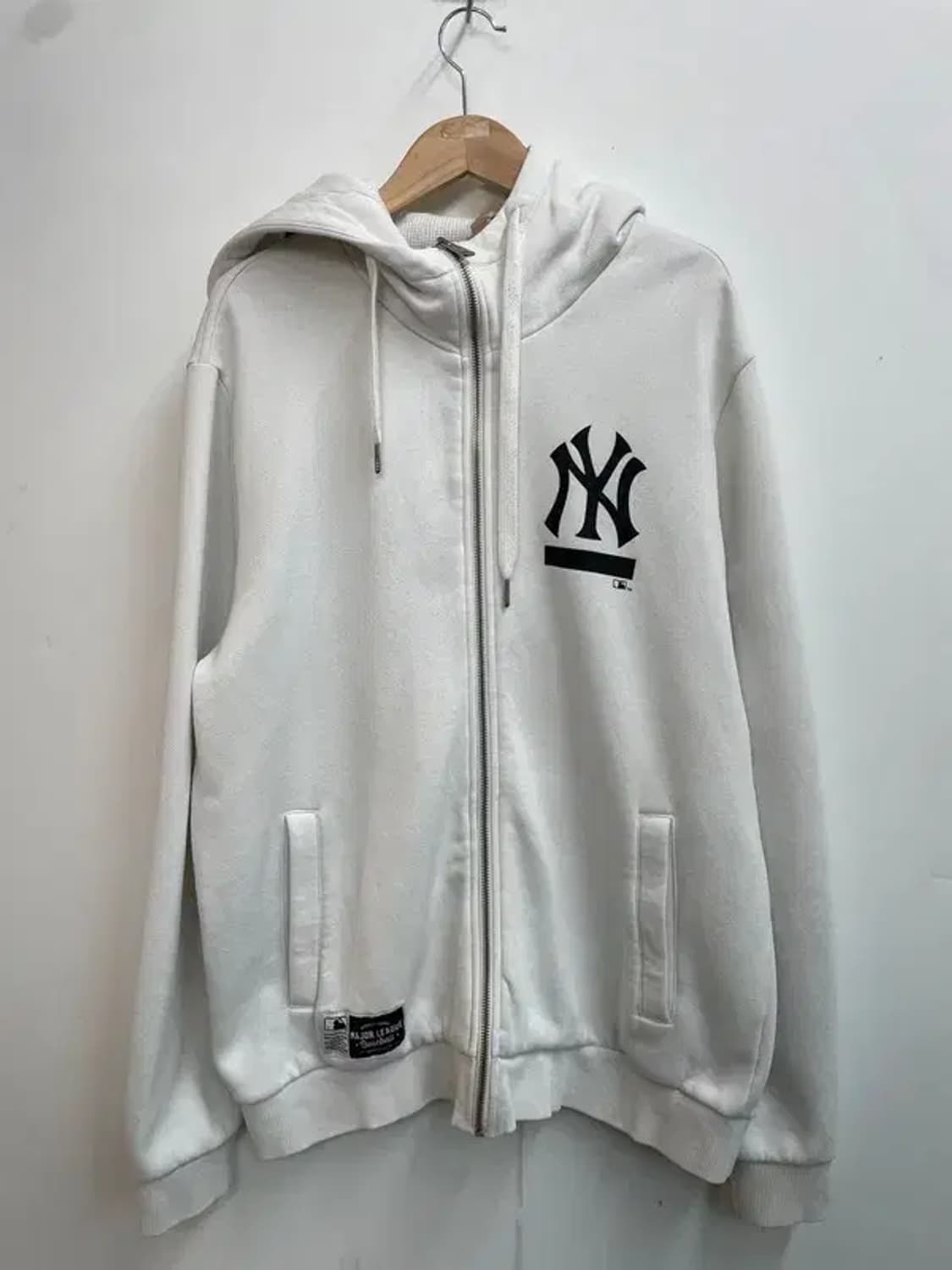110 MLB 뉴욕 양키스 로고 후드 집업 화이트 상품이미지2