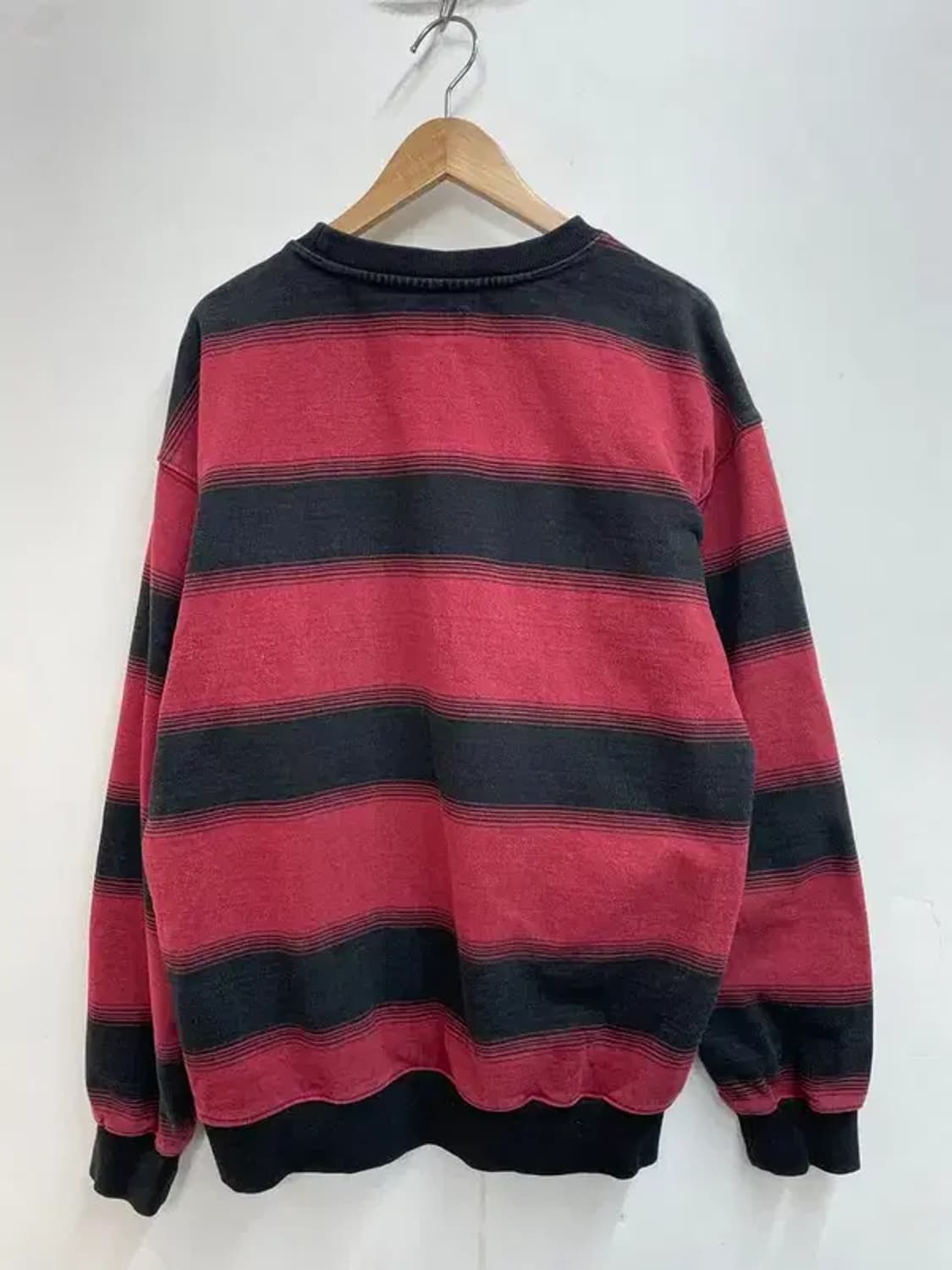 라지 디스이즈네버댓 스트라이프 스웨트셔츠 맨투맨 레드 상품이미지8