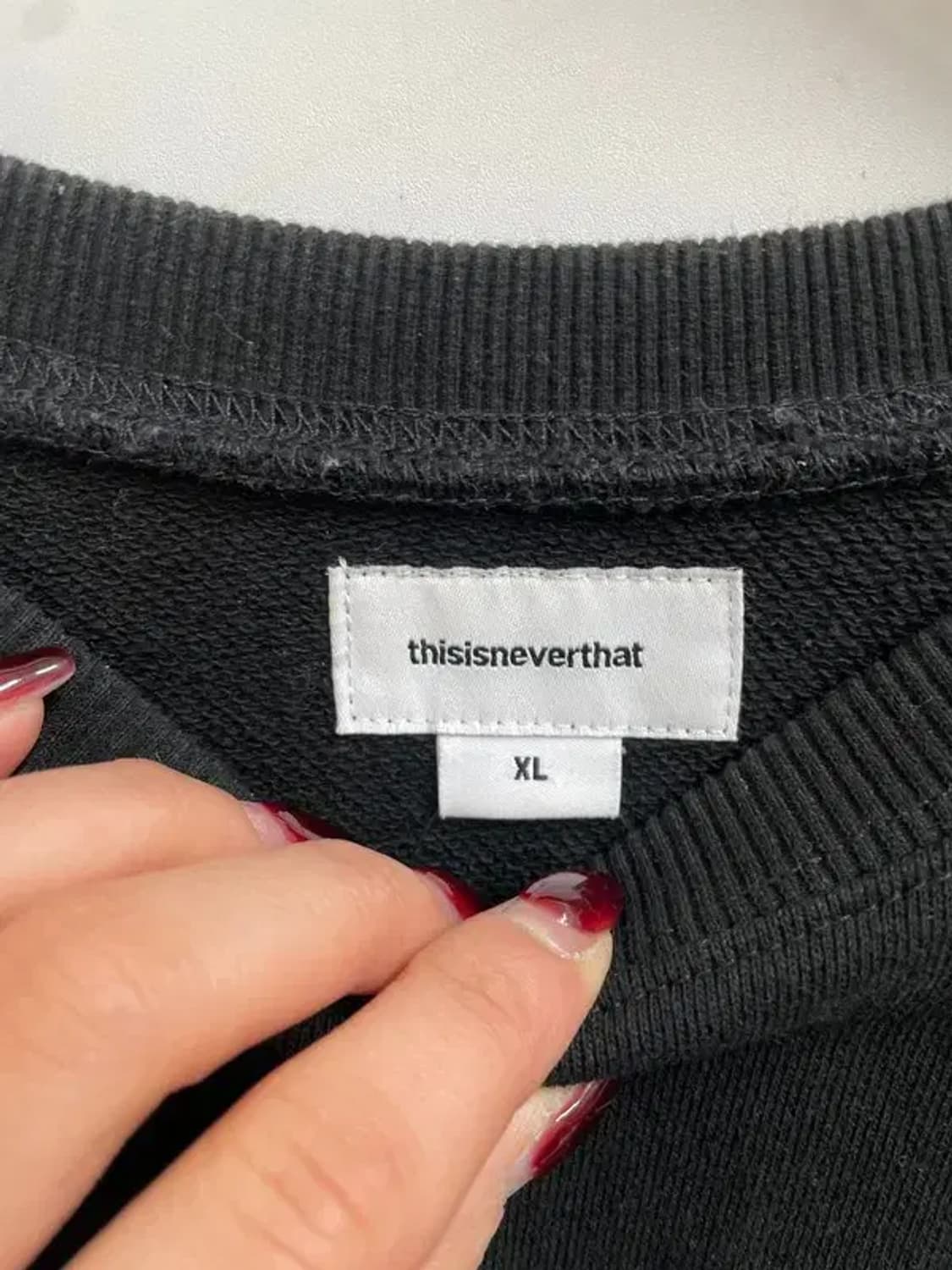 XL 디스이즈네버댓 아치 로고 자수 맨투맨 블랙 상품이미지5