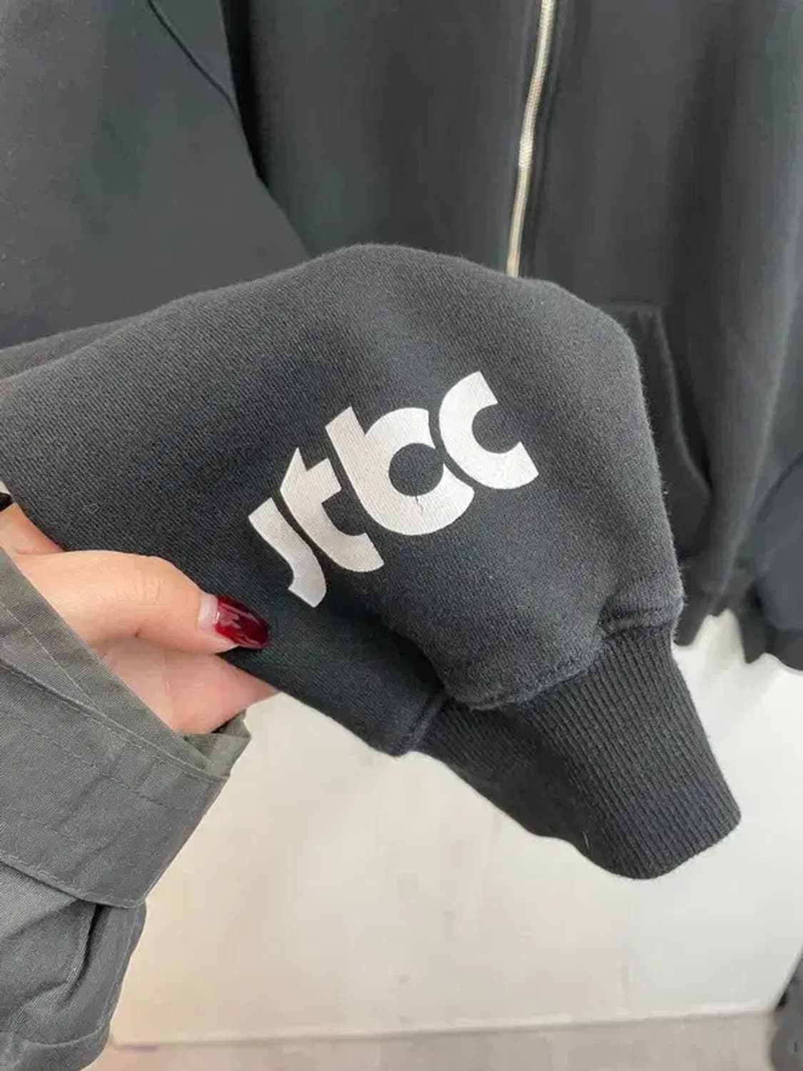 XL 아이앱스튜디오 X JTBC 후드 집업 블랙 상품이미지5