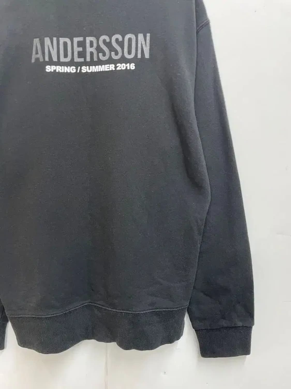 스몰 앤더슨벨 오버핏 블랙 레터링 로고 긴팔 맨투맨티셔츠 상품이미지8