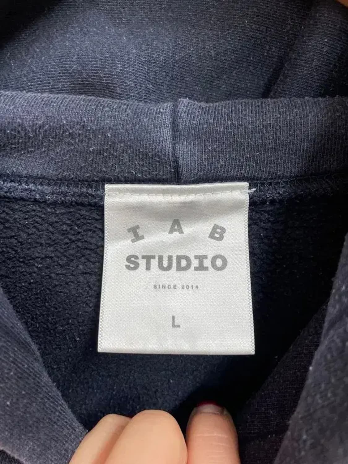 라지 아이앱스튜디오 오버핏 네이비 로고 후드 티셔츠 상품이미지5