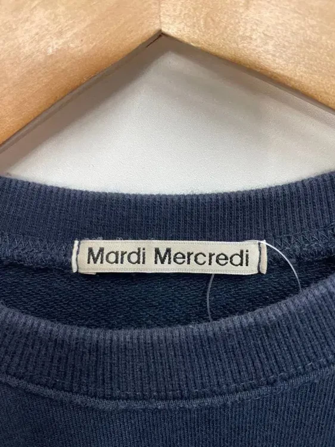 마르디 메크르디 빅로고 네이비 맨투맨 상품이미지5