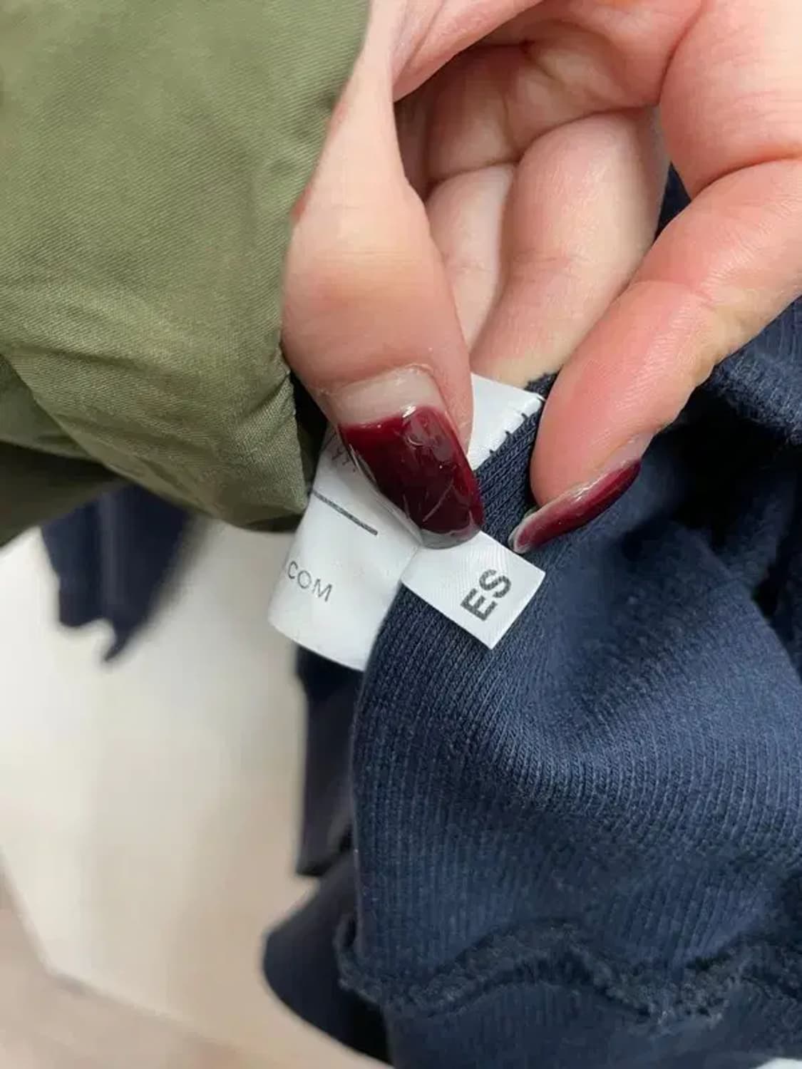 마르디 메크르디 빅로고 네이비 맨투맨 상품이미지7