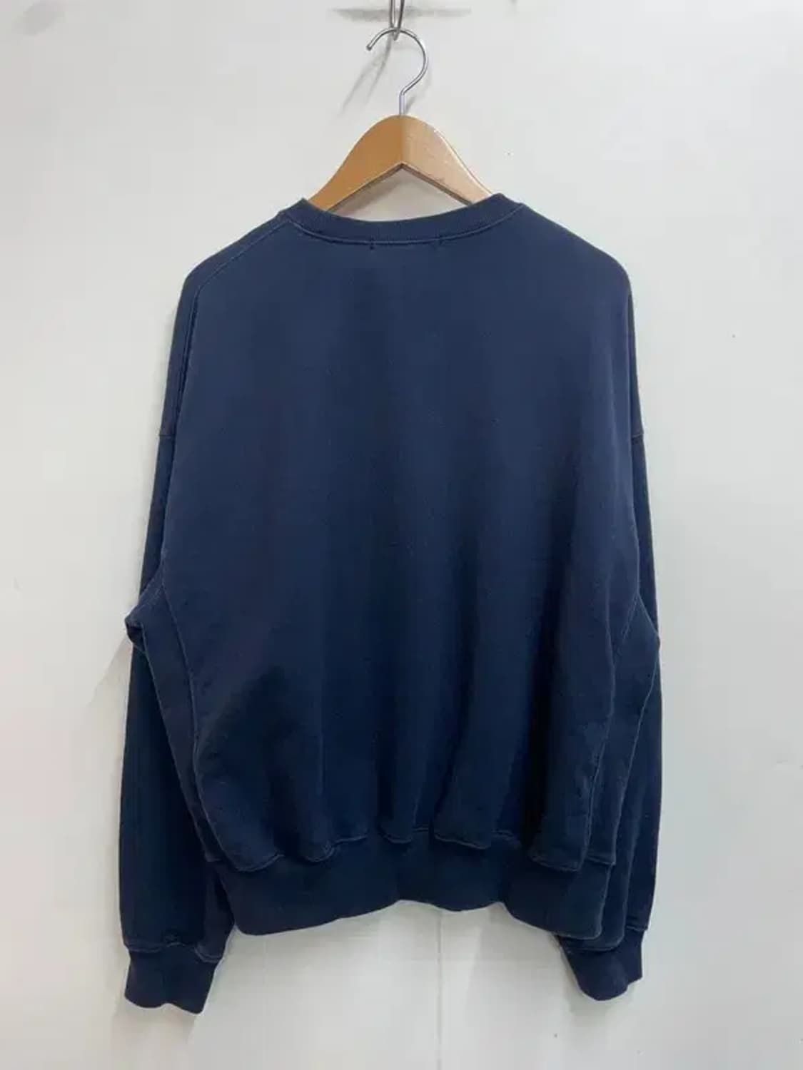 마르디 메크르디 빅로고 네이비 맨투맨 상품이미지8