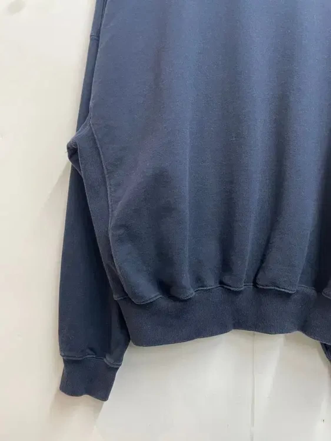 마르디 메크르디 빅로고 네이비 맨투맨 상품이미지9