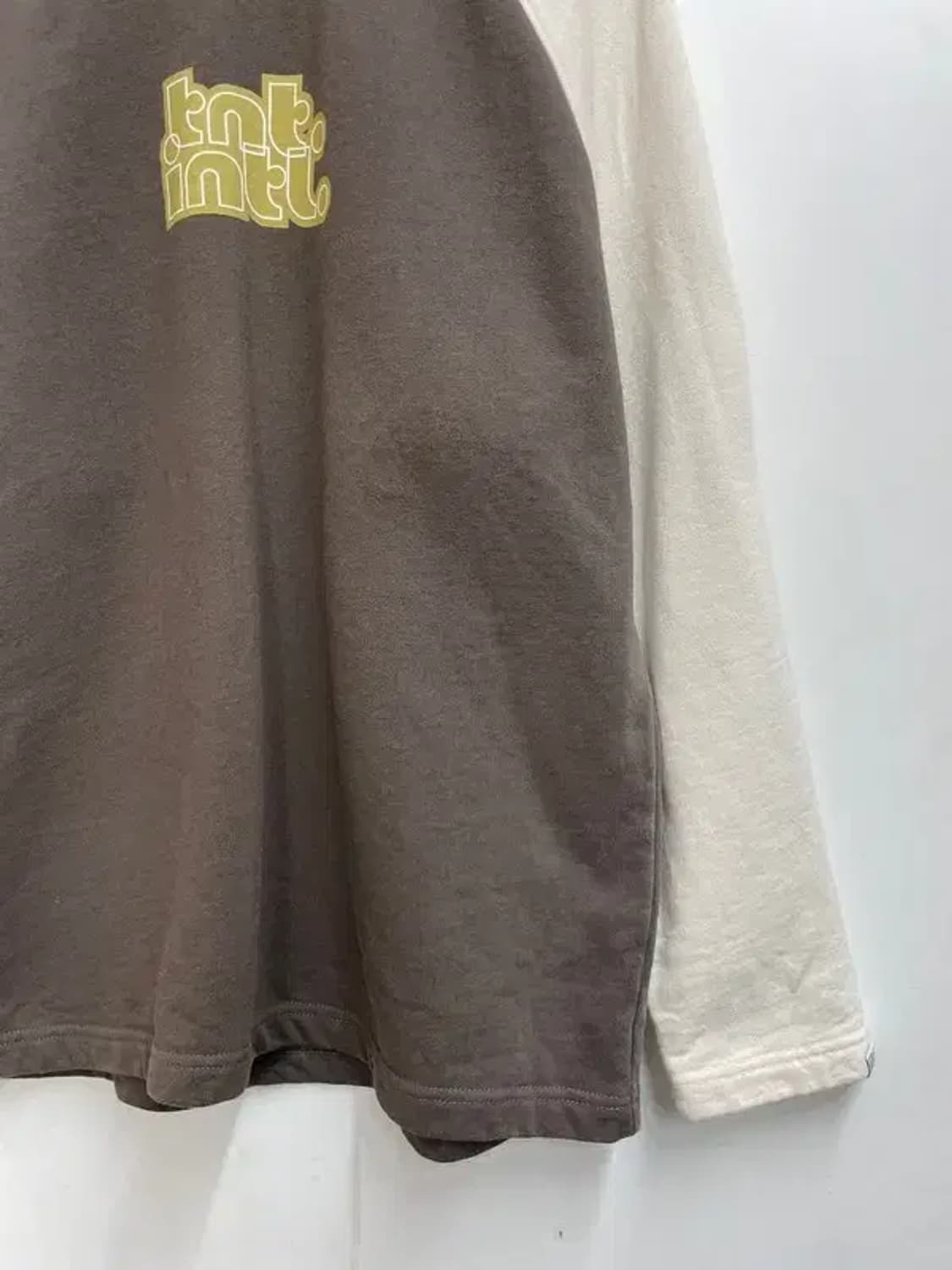 스몰 디스이즈네버댓 인사이드 아웃 래글런 크루넥 스웻셔츠 차콜 상품이미지3