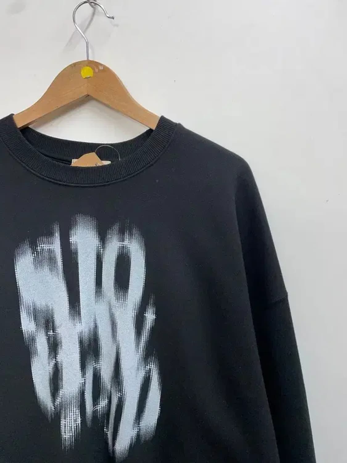 XL 슬로우애시드 블러리 로고 스웨트셔츠 맨투맨 블랙 상품이미지4