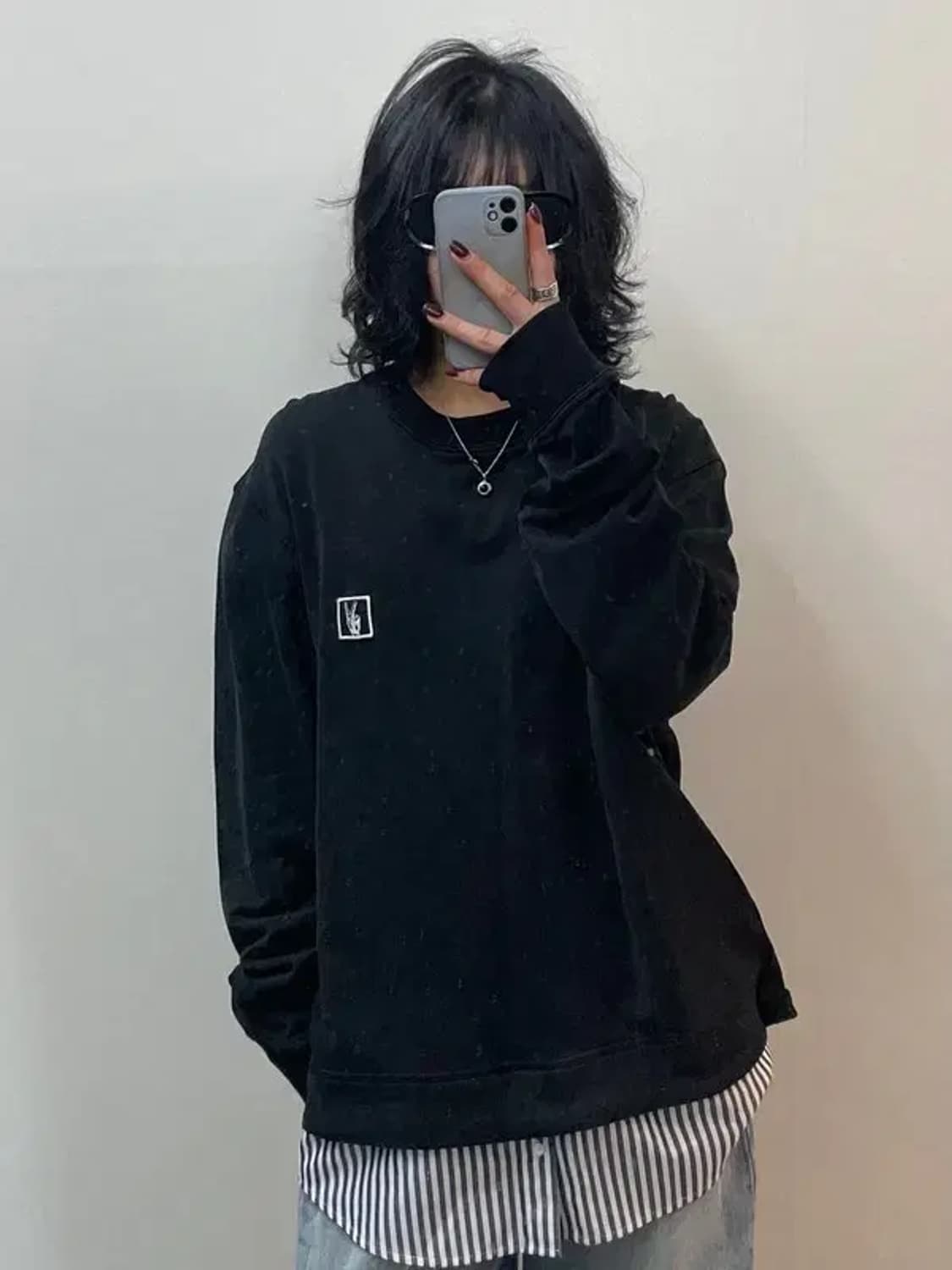 110  솔리드옴므 스트라이프 레이어드 맨투맨 블랙 상품이미지1