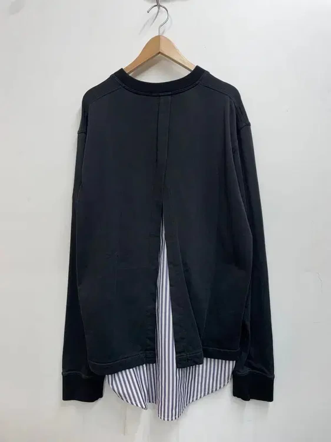 110  솔리드옴므 스트라이프 레이어드 맨투맨 블랙 상품이미지8