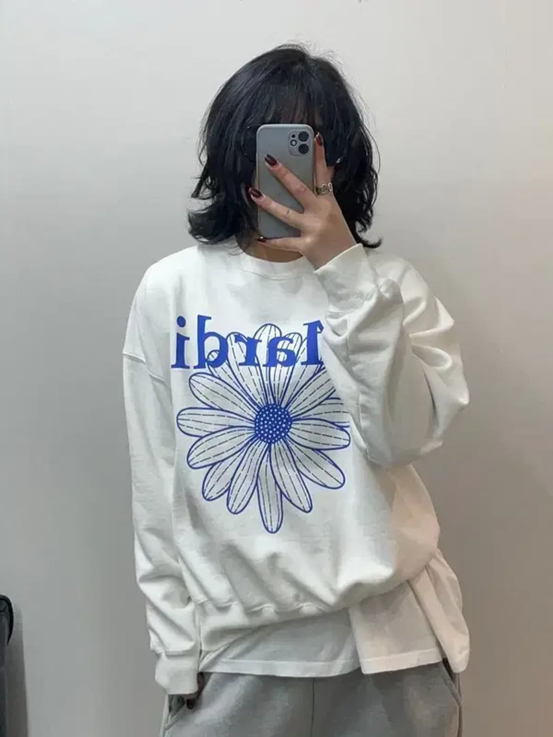 마르디 메크르디 화이트 블루 플라워 로고 코튼 스웻셔츠 맨투맨 티셔츠 상품이미지1