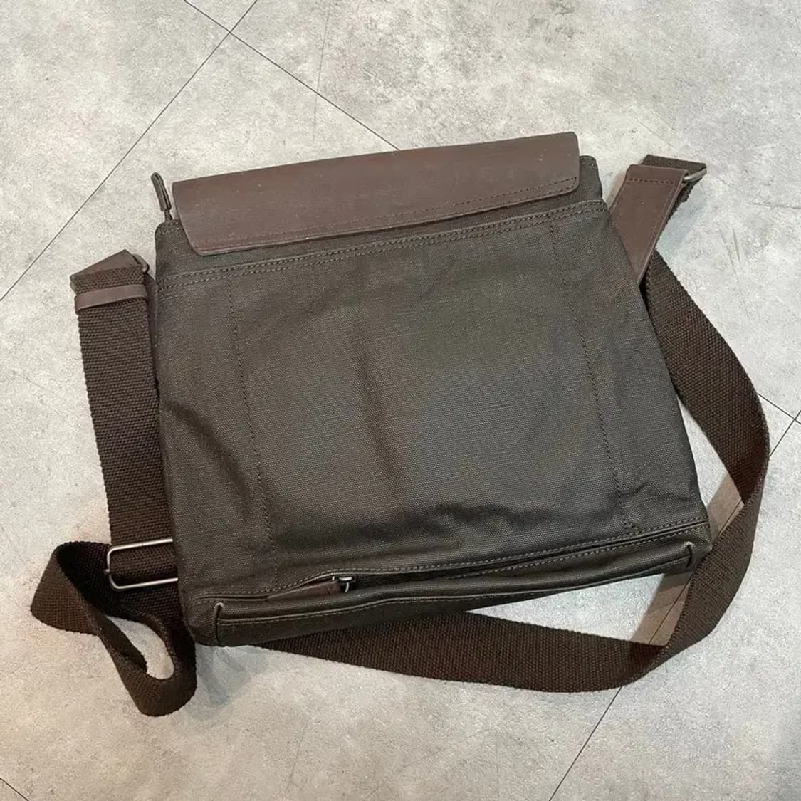 만다리나덕 레더 트리밍 크로스백 상품이미지7