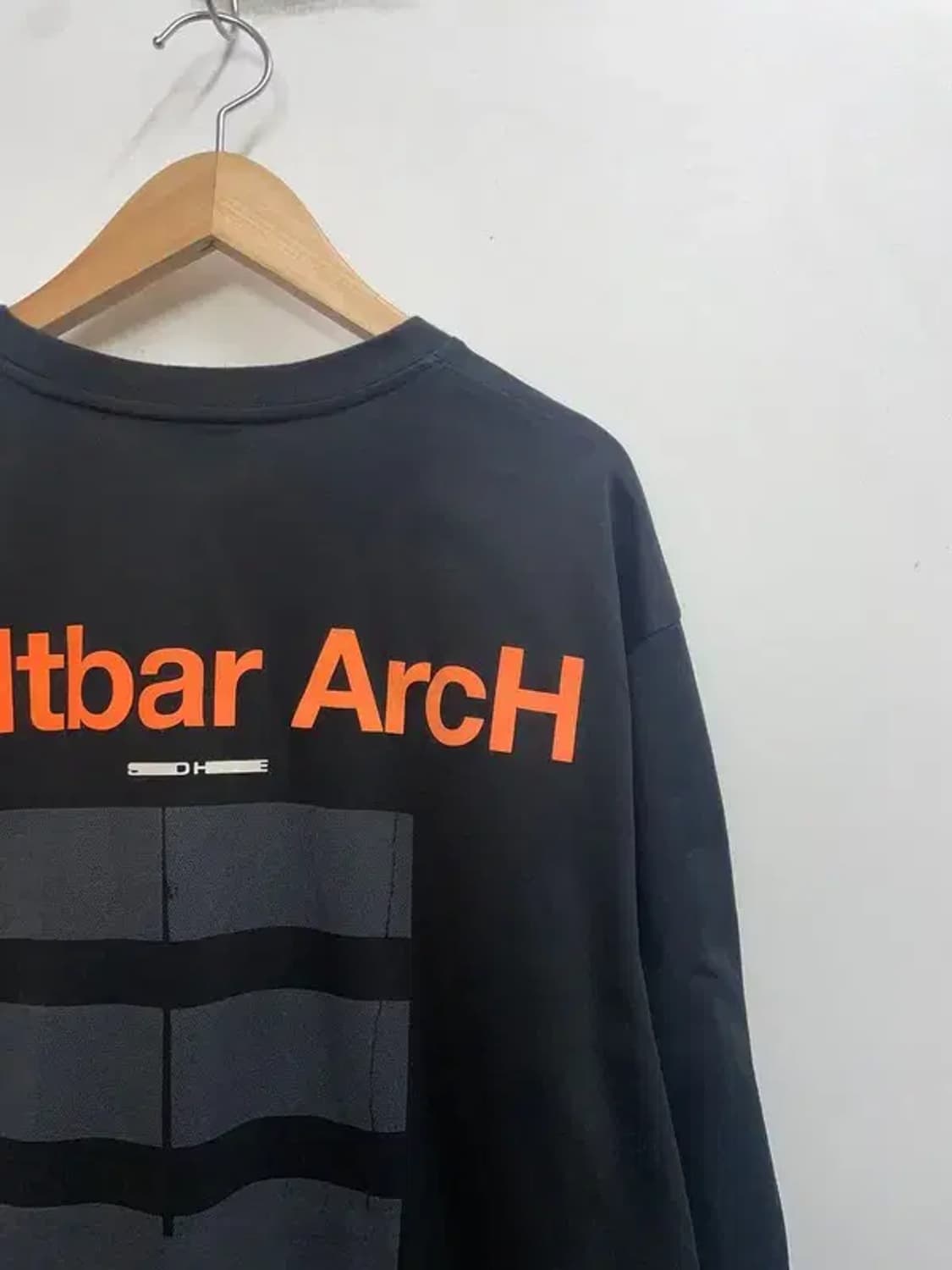 라지 솔리드옴므 라운드 오버핏 긴팔티셔츠 블랙 상품이미지10