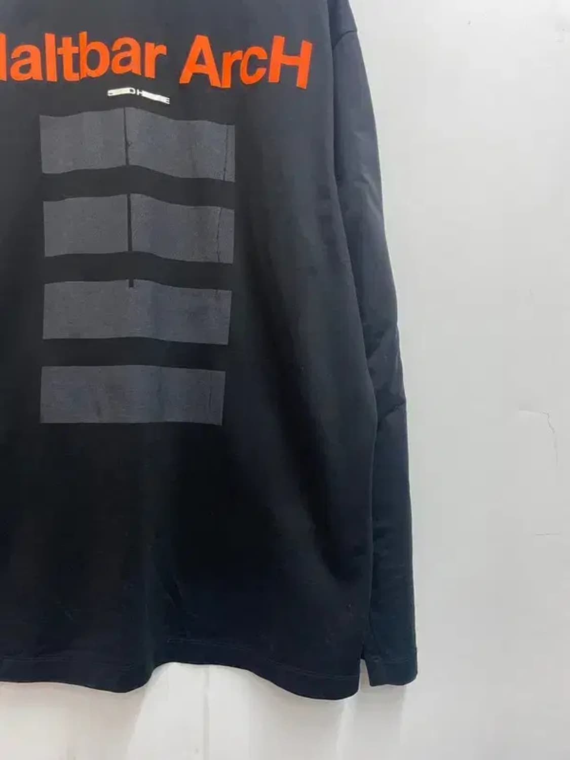 라지 솔리드옴므 라운드 오버핏 긴팔티셔츠 블랙 상품이미지4