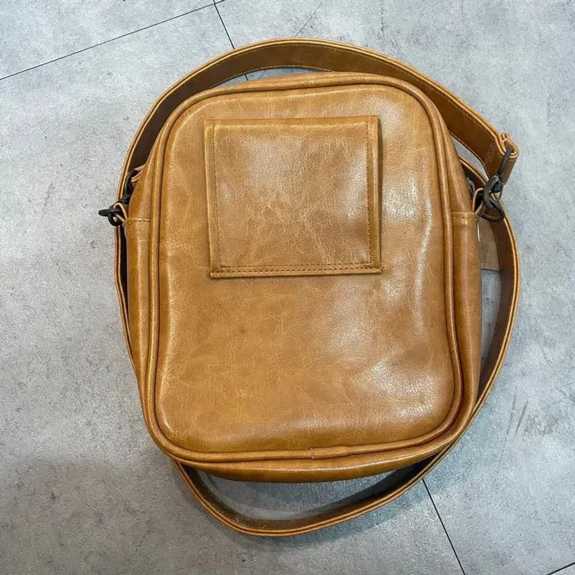 os 90s 아디다스 오리지널스 카멜브라운 트레포일 미니크로스백 상품이미지3