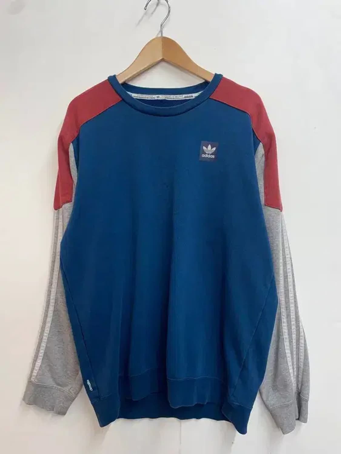 105 아디다스 오리지널스 오버핏 불꽃로고 맨투맨티셔츠 남자 상품이미지2