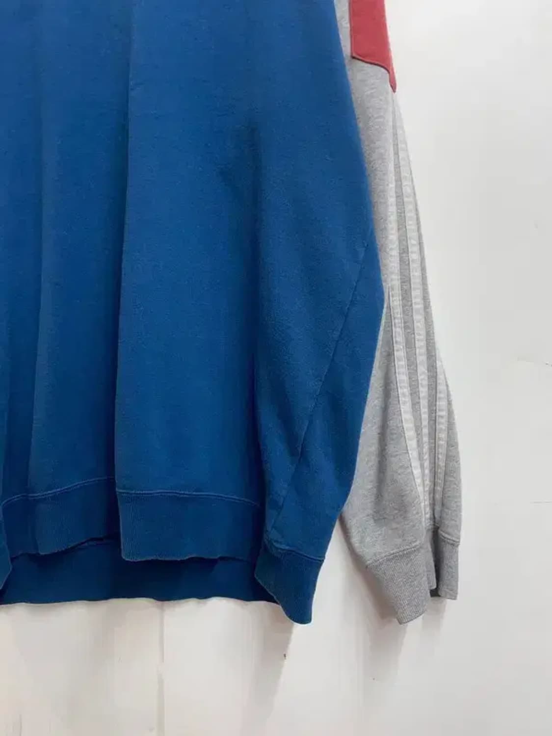 105 아디다스 오리지널스 오버핏 불꽃로고 맨투맨티셔츠 남자 상품이미지3