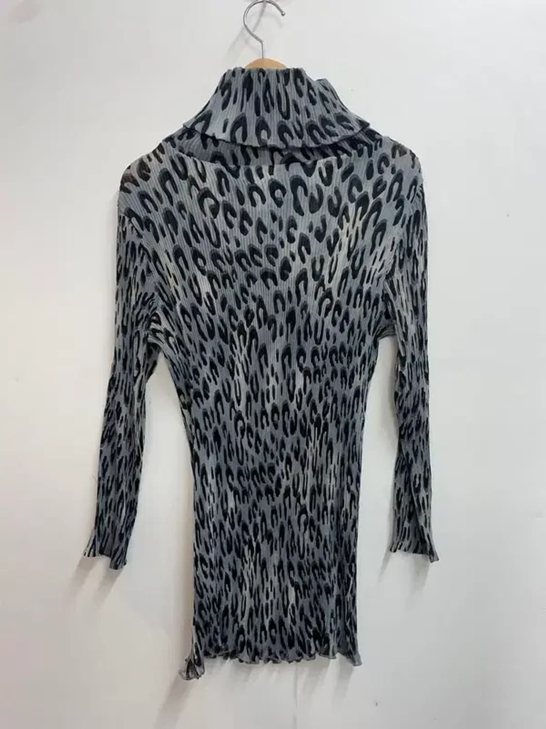 프리 JPN 레오파드 컬러바디 하프넥 플리츠 탑 상품이미지5