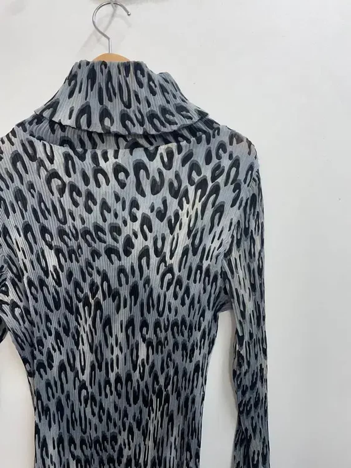 프리 JPN 레오파드 컬러바디 하프넥 플리츠 탑 상품이미지7