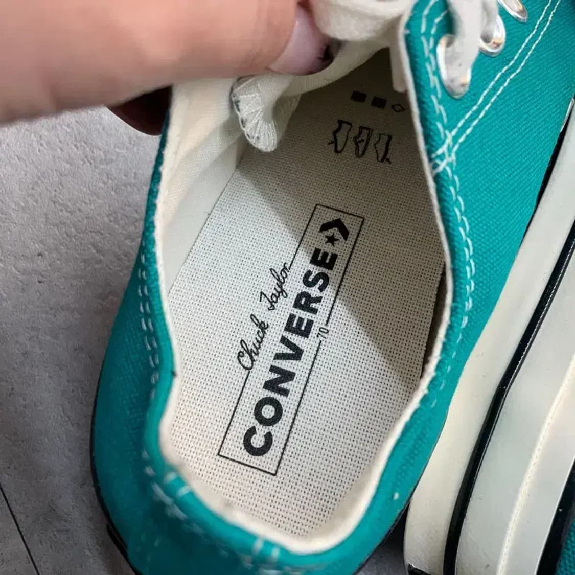 250 컨버스 척 70 로우 맬러카이트 스니커즈 상품이미지5