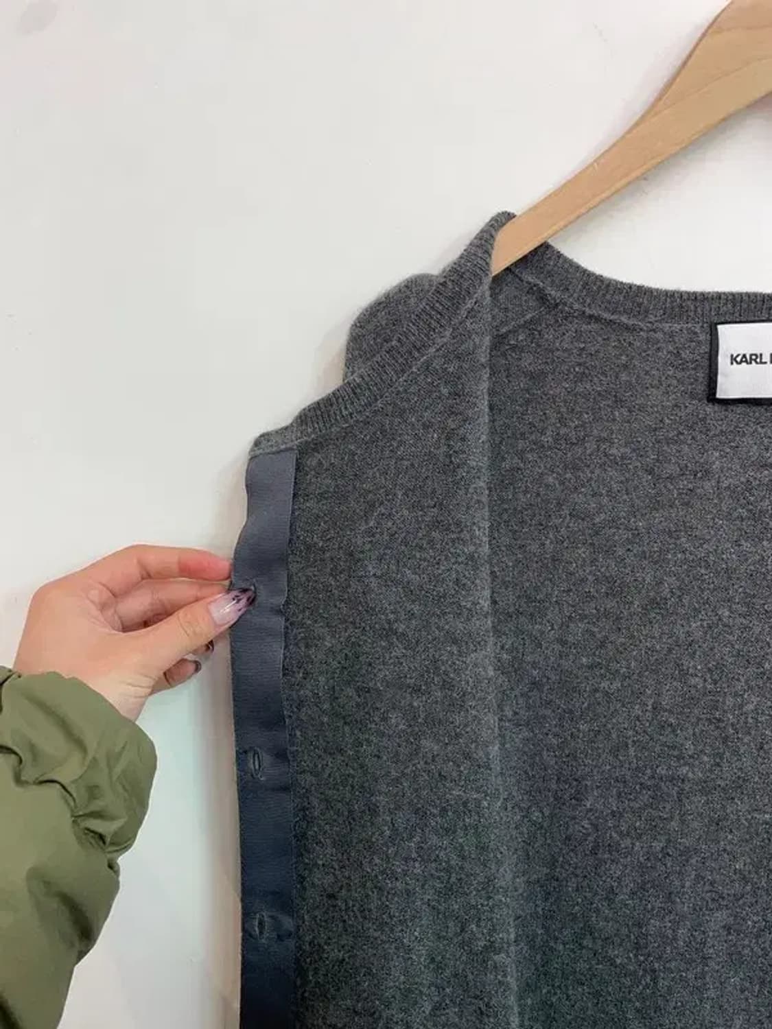 95 칼라거펠트 니트집업 울 가디건 그레이 상품이미지6