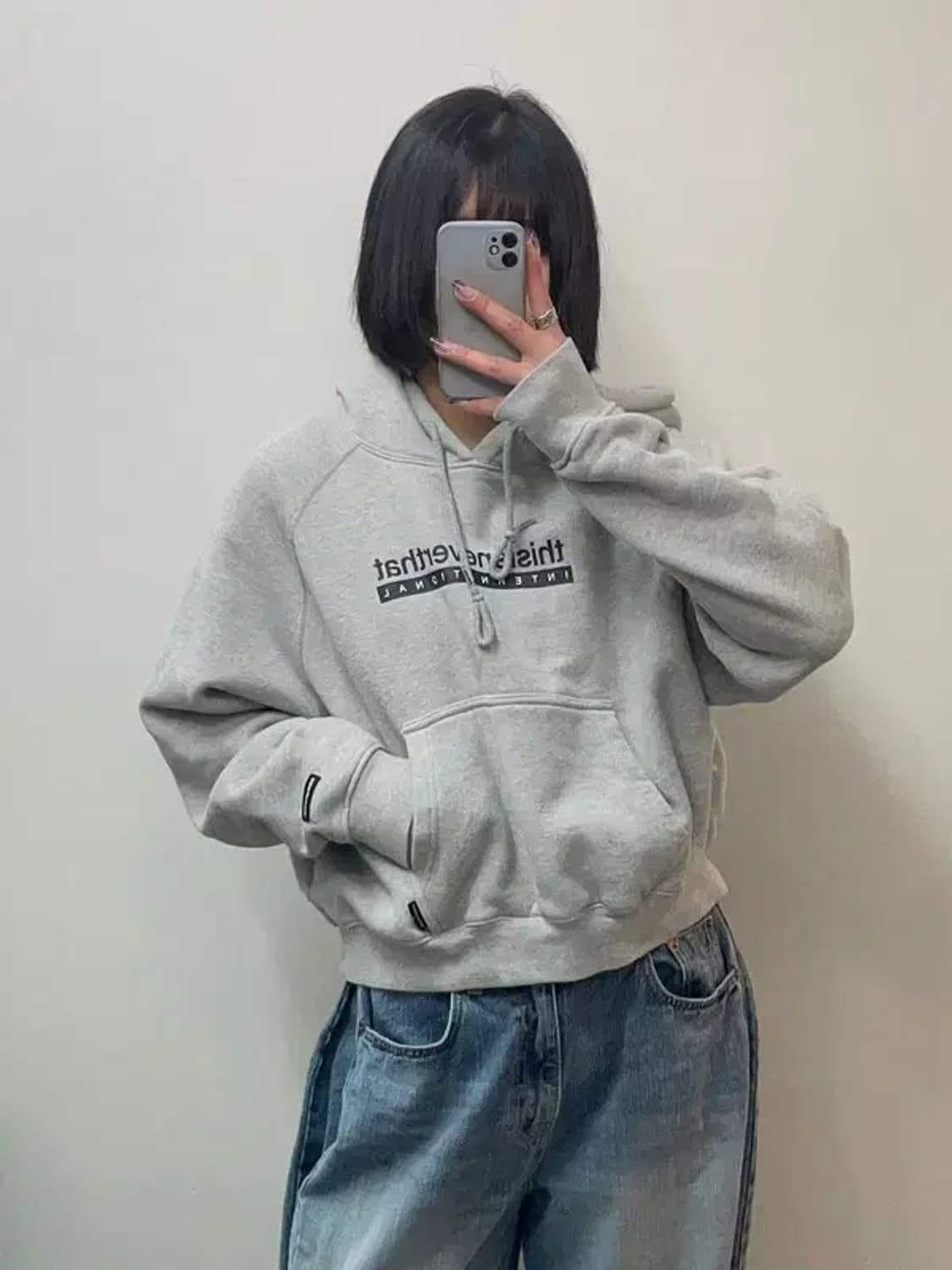 미디움 디스이즈 네버댓 크롭 그레이 후드 티셔츠 상품이미지1