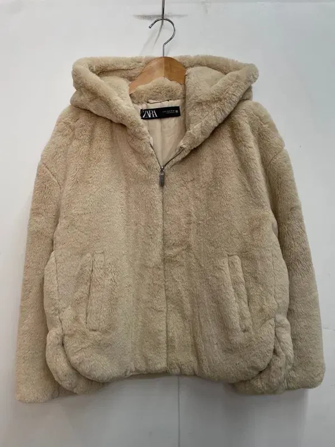 스몰 자라 크롭 베이지색 퍼 후드 집업 재킷 상품이미지2