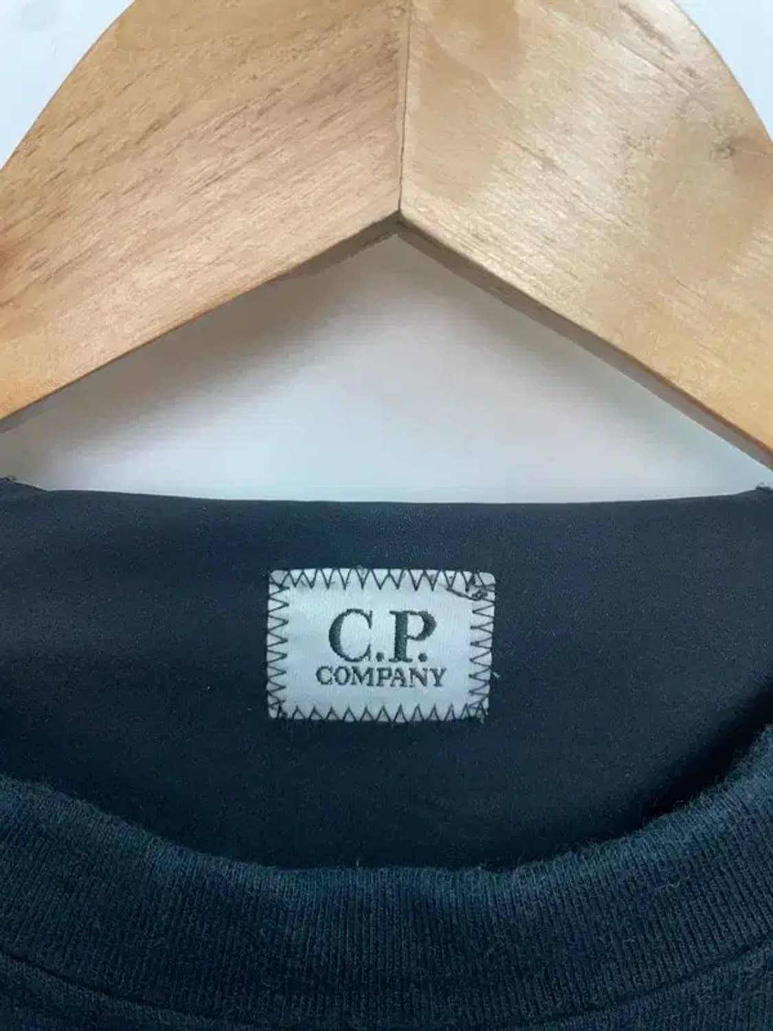 미디움 cp컴퍼니 렌즈와펜 오버핏 크루넥 맨투맨티셔츠 블랙 상품이미지8