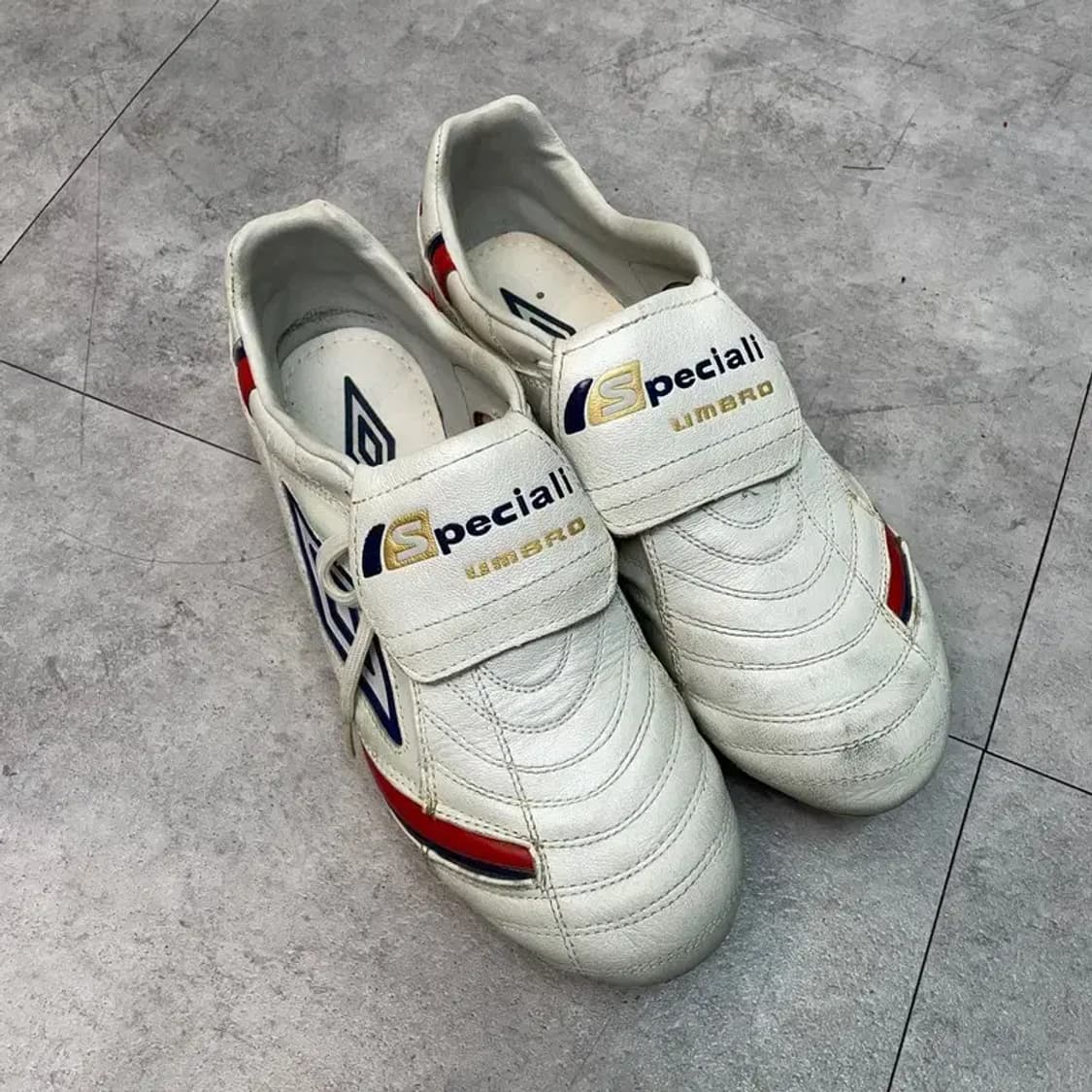 엄브로 스페셜리 풋볼 부츠 올드 축구화 상품이미지1