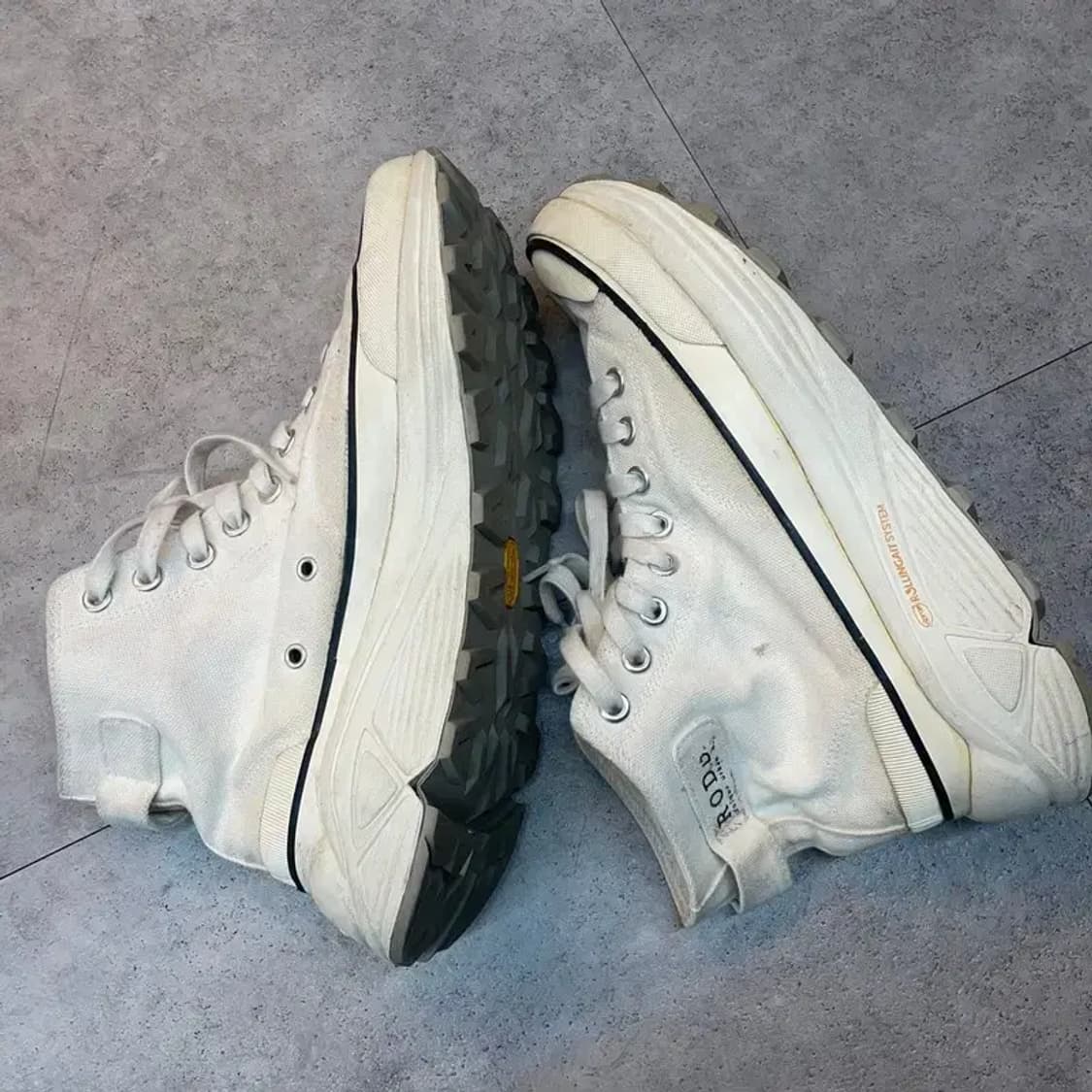 42사이즈로드 rodd 에이블러 롤링 키높이 스니커즈 하이탑 상품이미지3