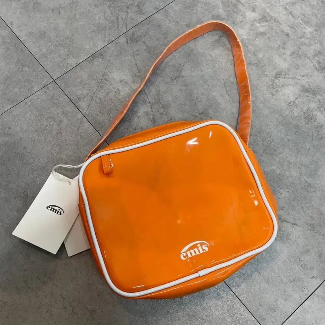 이미스 에나멜 숄더백 오염존재 새상품 상품이미지2