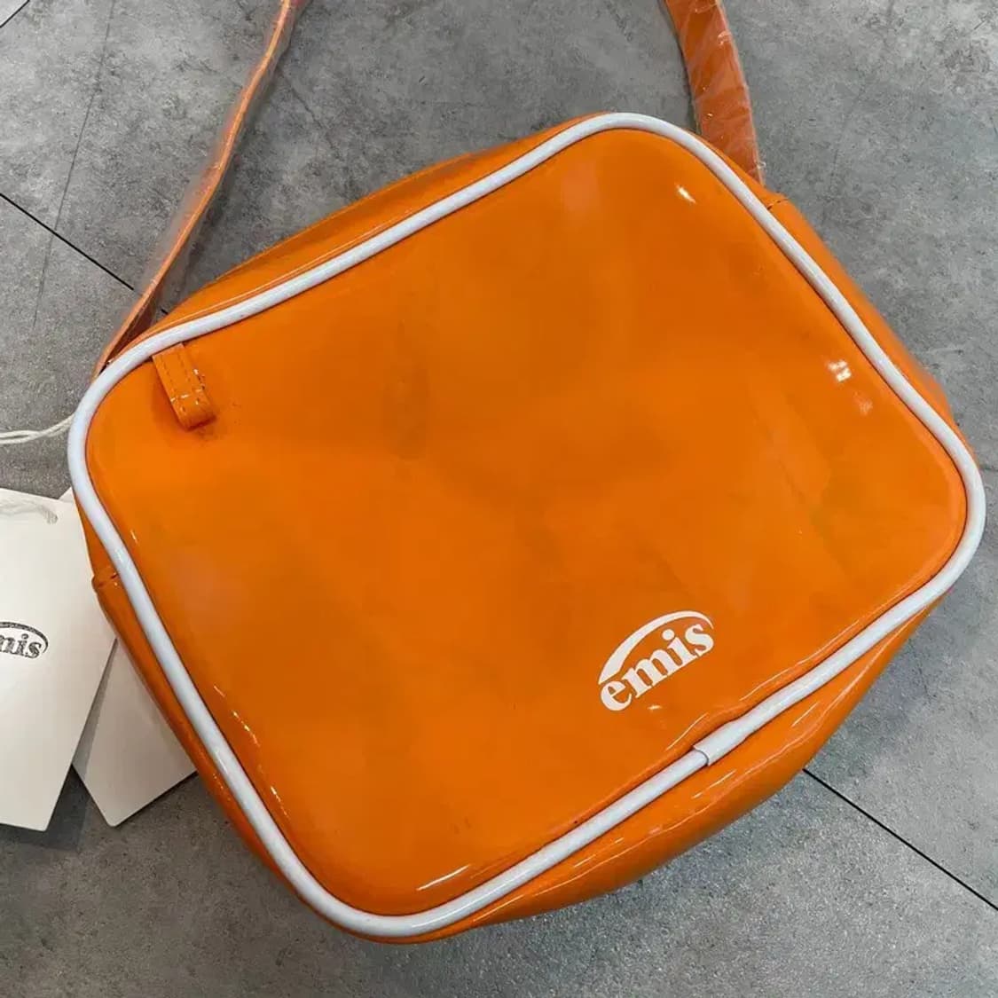 이미스 에나멜 숄더백 오염존재 새상품 상품이미지3