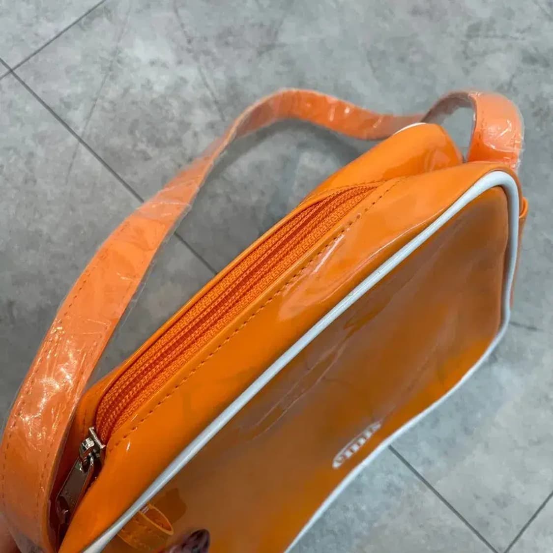 이미스 에나멜 숄더백 오염존재 새상품 상품이미지5