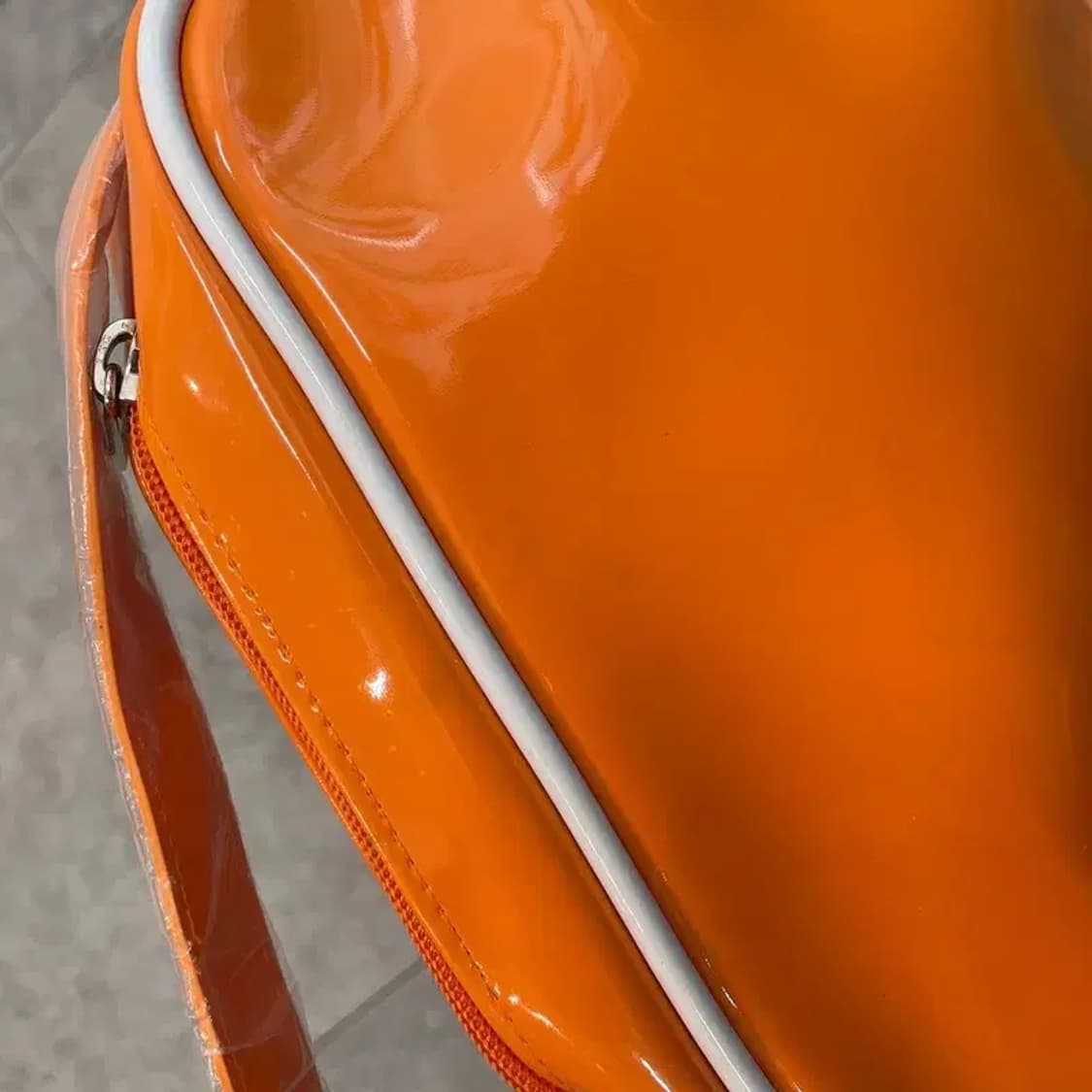 이미스 에나멜 숄더백 오염존재 새상품 상품이미지9