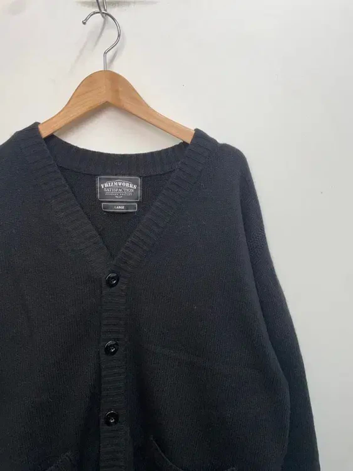 라지 프리즘웍스 블랙 브이넥 가디건 상품이미지4