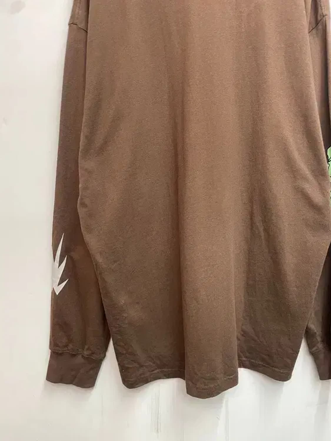 xl 예쓰아이씨 벌스데이 오버핏 브라운 롱슬리브 티셔츠 상품이미지9