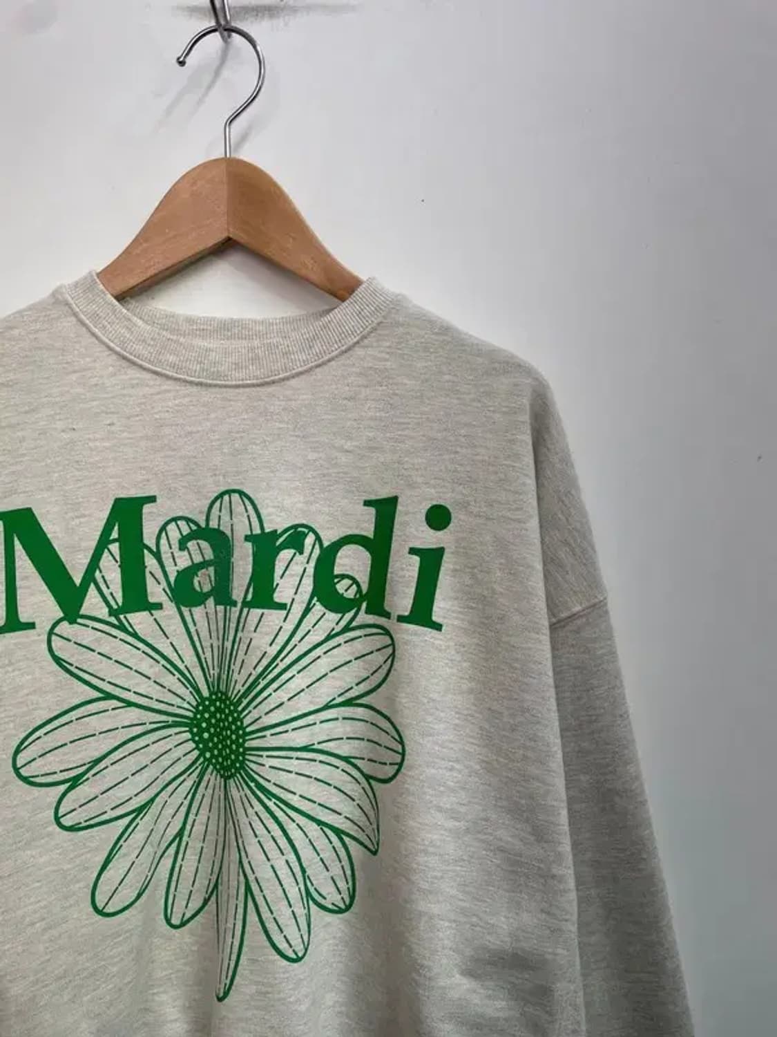 여성 마르디 메크르디 플라워 로고 오버핏 맨투맨 상품이미지4