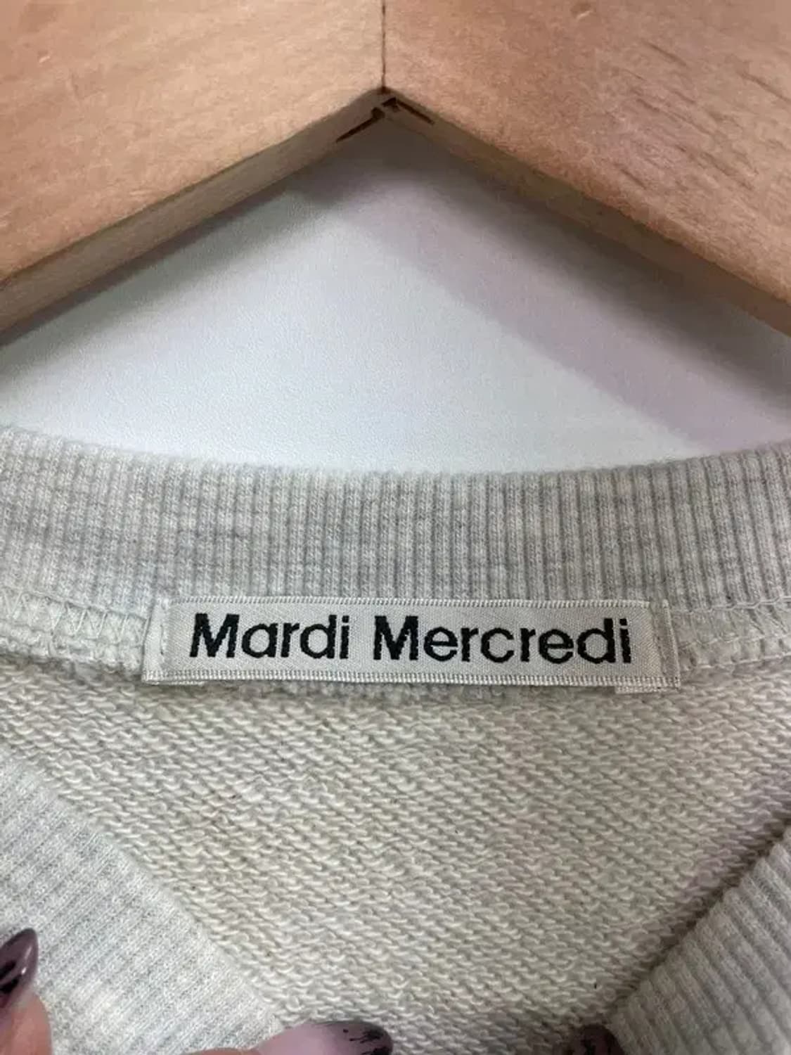 여성 마르디 메크르디 플라워 로고 오버핏 맨투맨 상품이미지6