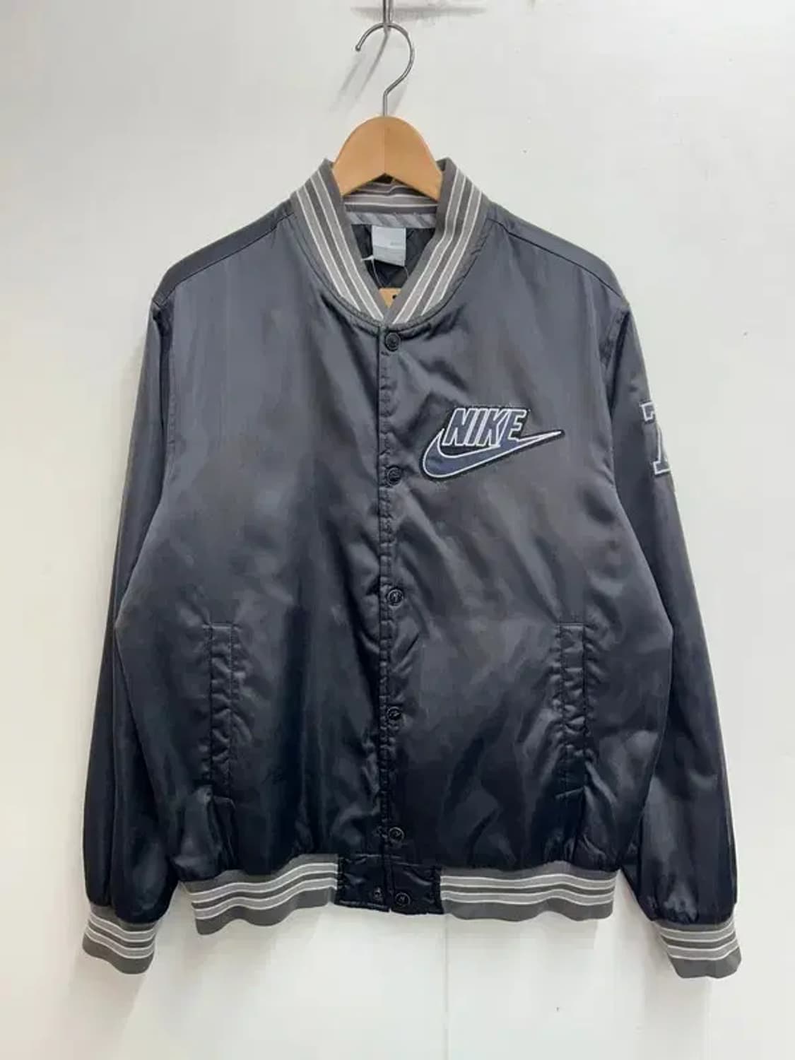 라지 나이키 올드스쿨 스우시 야구점퍼 자켓 블랙 오버핏 상품이미지2