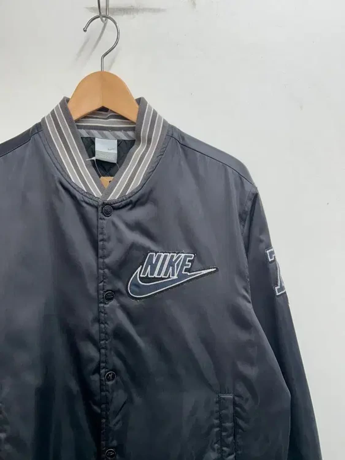라지 나이키 올드스쿨 스우시 야구점퍼 자켓 블랙 오버핏 상품이미지4